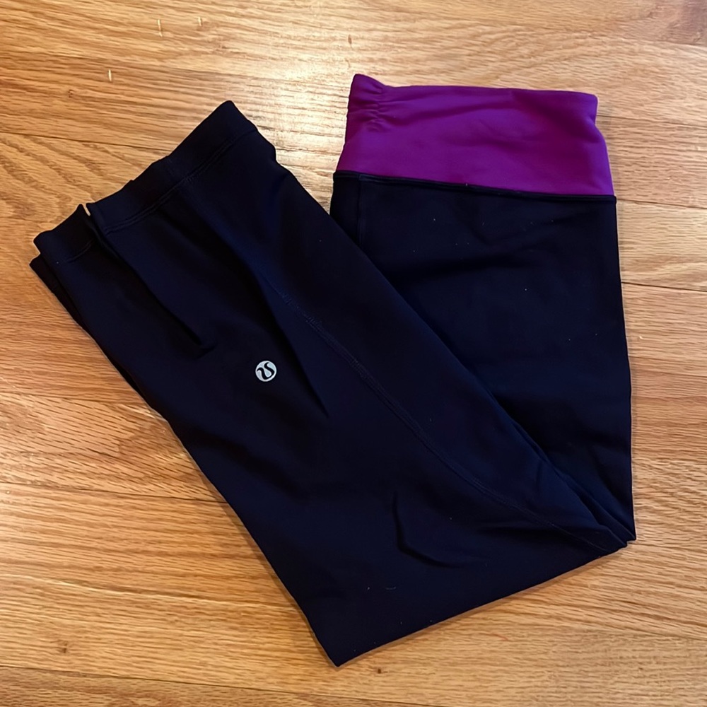 Lululemon navy capris